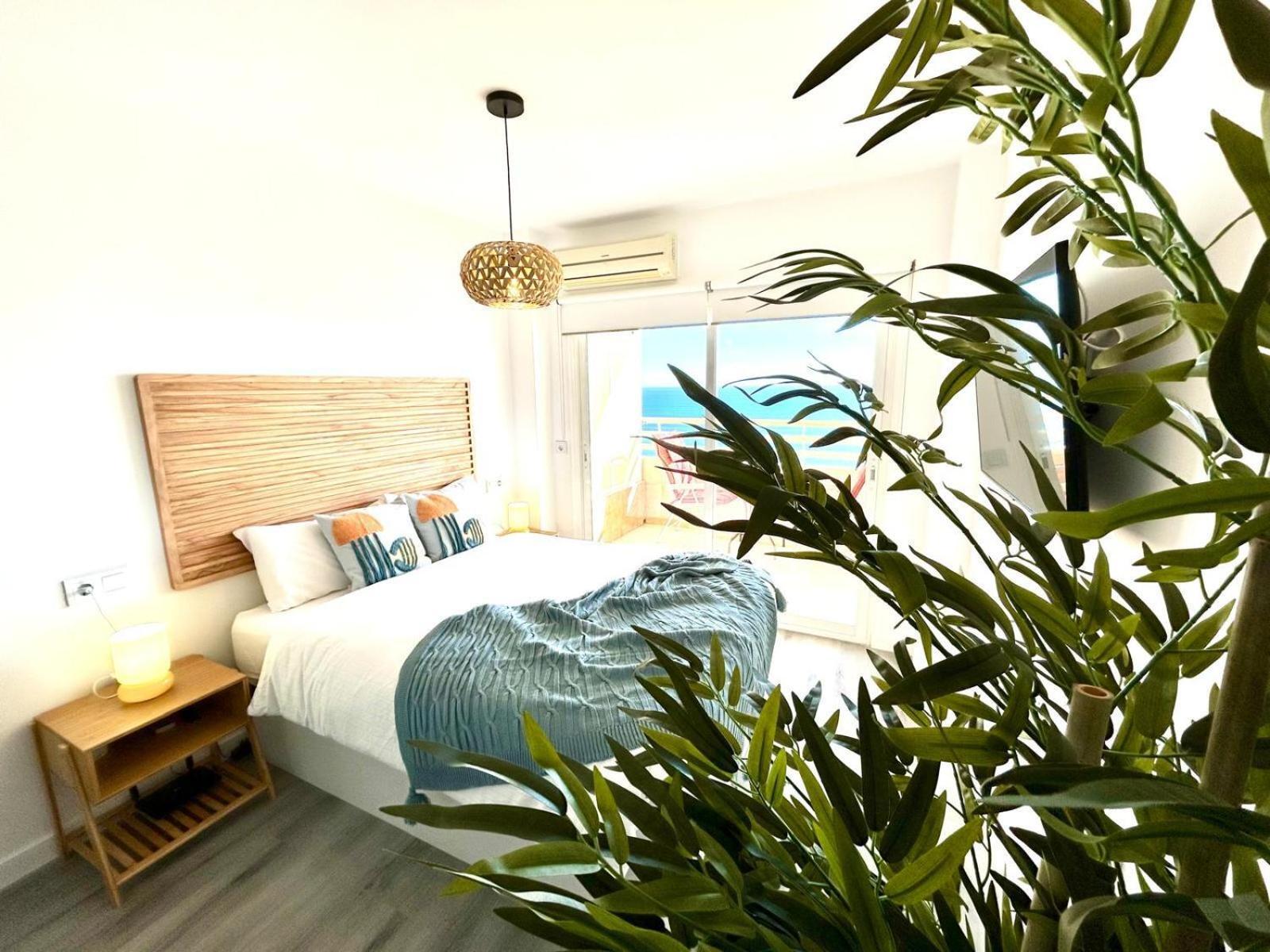 Апартаменты Stella Maris - Amazing Frontal Sea Views With Pool & Terrace By 10Tosea Фуэнхирола Экстерьер фото